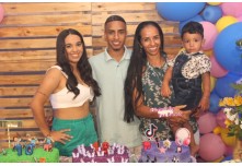 Niver 18 Anos Bárbara - 10 Anos Arthur - 8 Anos Gabrielly